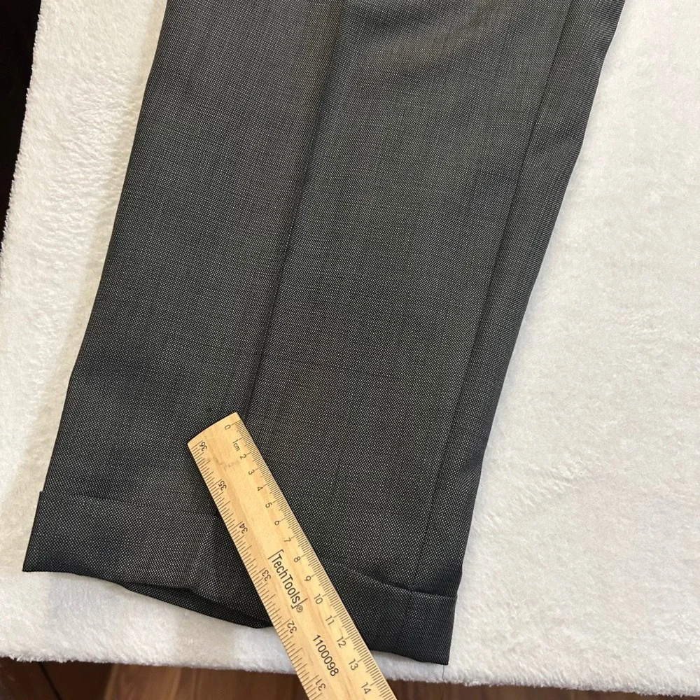 Jos. A. Bank Reserve Suit Reda Wool 2pc Sz 44R W38 Gray Pleated Cuffed Sharkskin